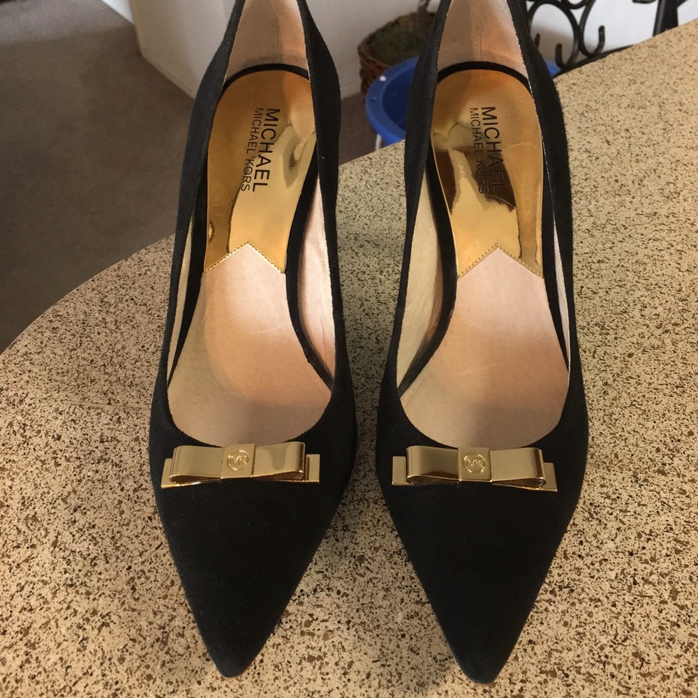 Michael Kors Suede Pumps w/Gold Metal Bow 8.5M